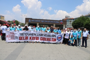 Seyyanen Zam Teklifi İçin İstanbul Fatih Meydanında Yapılan Eylem Programı